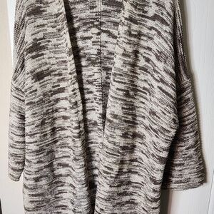Elegant Women's Cardigan - Cream‎ and Brown